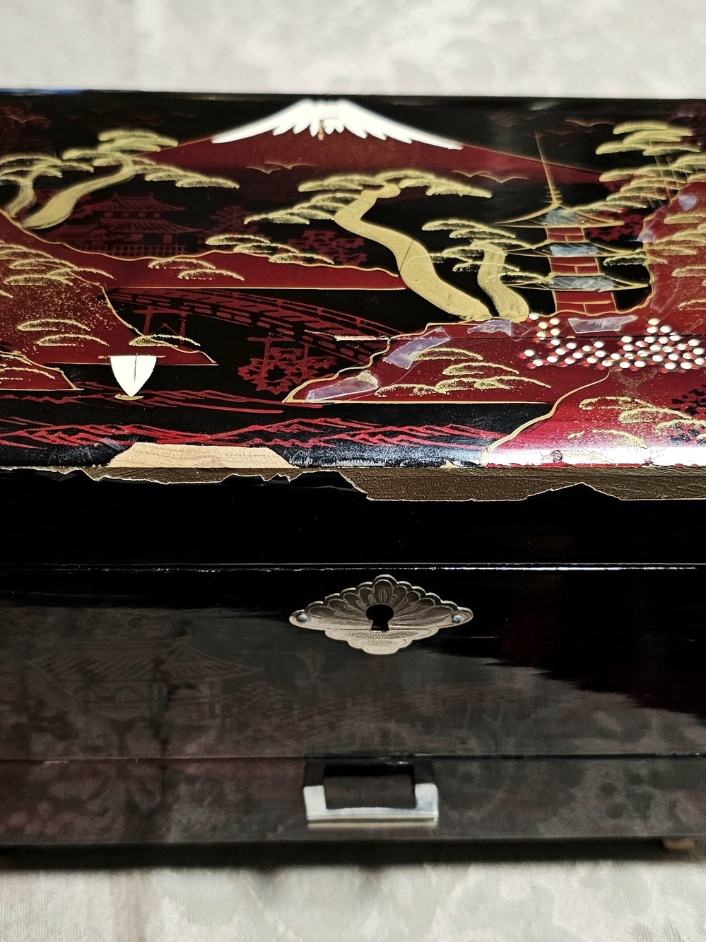 Vintage Japanese Lacquer Jewelry Music Box in Black Red Gold Accents READ